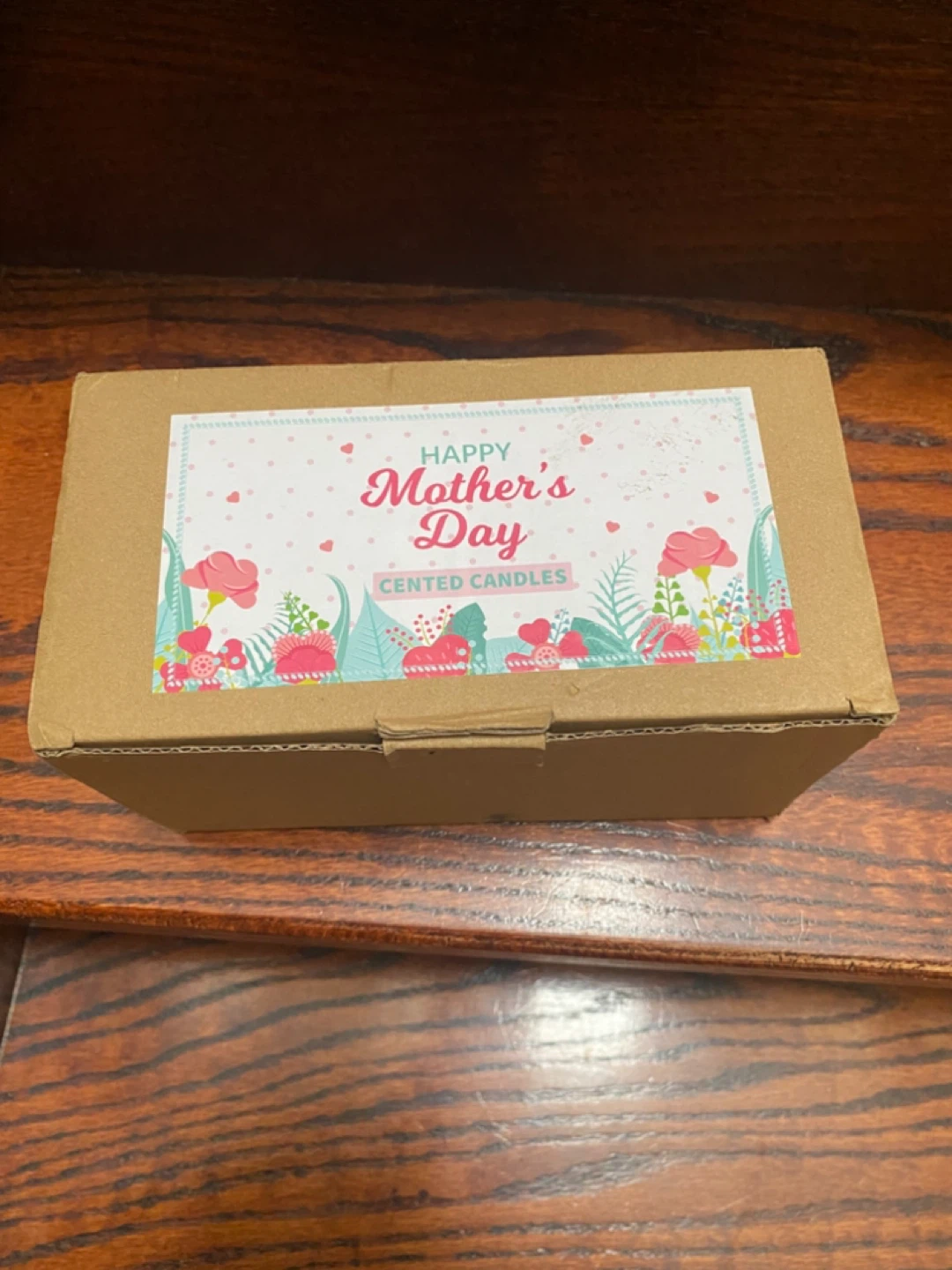Set of 2 "Mom" Scented Candles for Mother's Day
