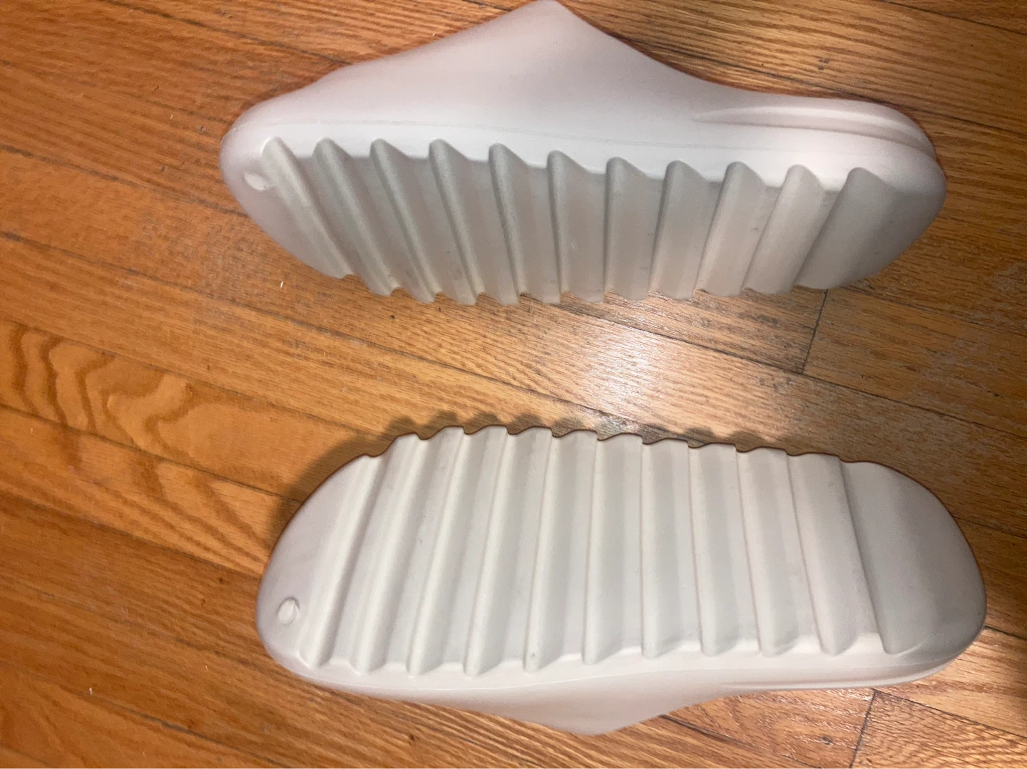 yeezy slides adidas color bone Size 10 men’s - photo 2