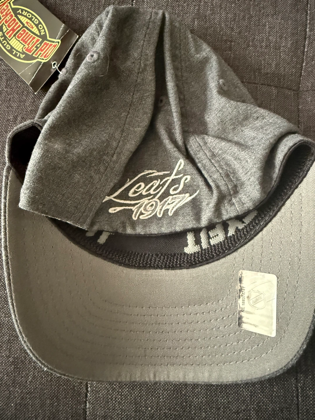*New, tags on* Toronto Maple Leafs hat - photo 2