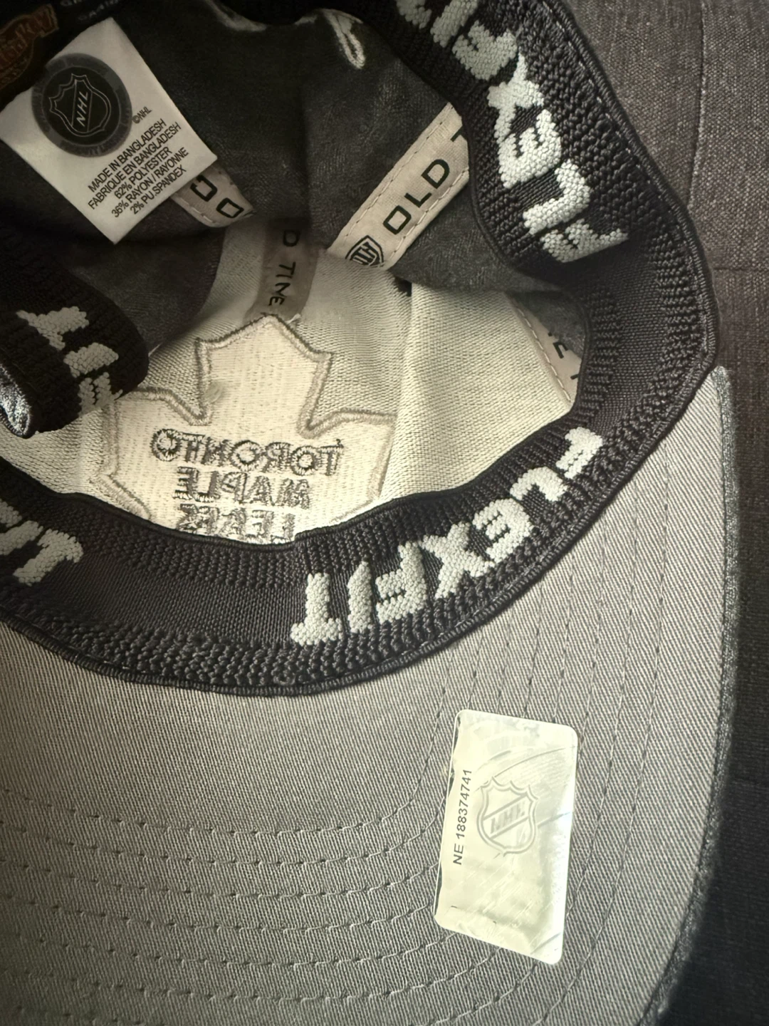 *New, tags on* Toronto Maple Leafs hat - photo 3