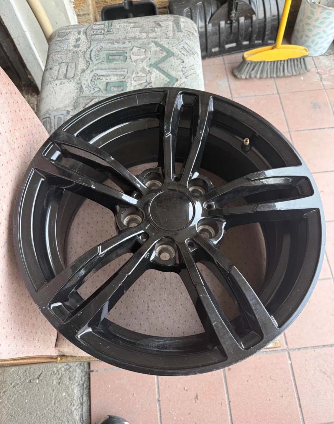 Black Alloy Wheel 16’