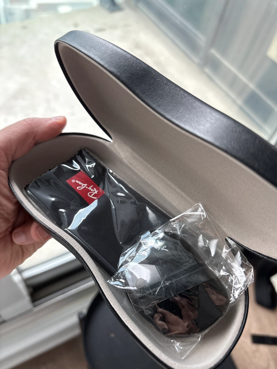 Ray-Ban New Wayfarer Sunglasses RB 2132 - photo 2
