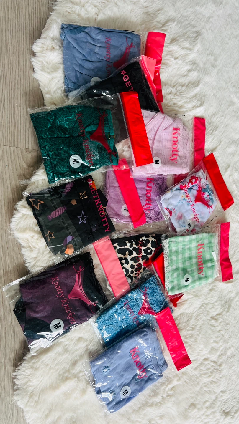 12 Pack New Women’s Assorted Styles & Sizes - photo 2