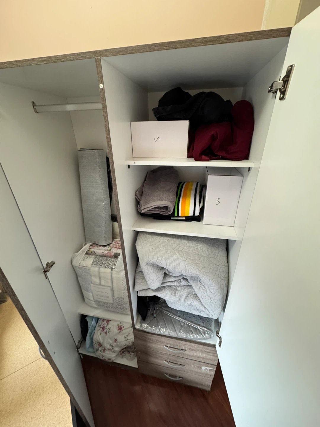 Wardrobe - photo 3