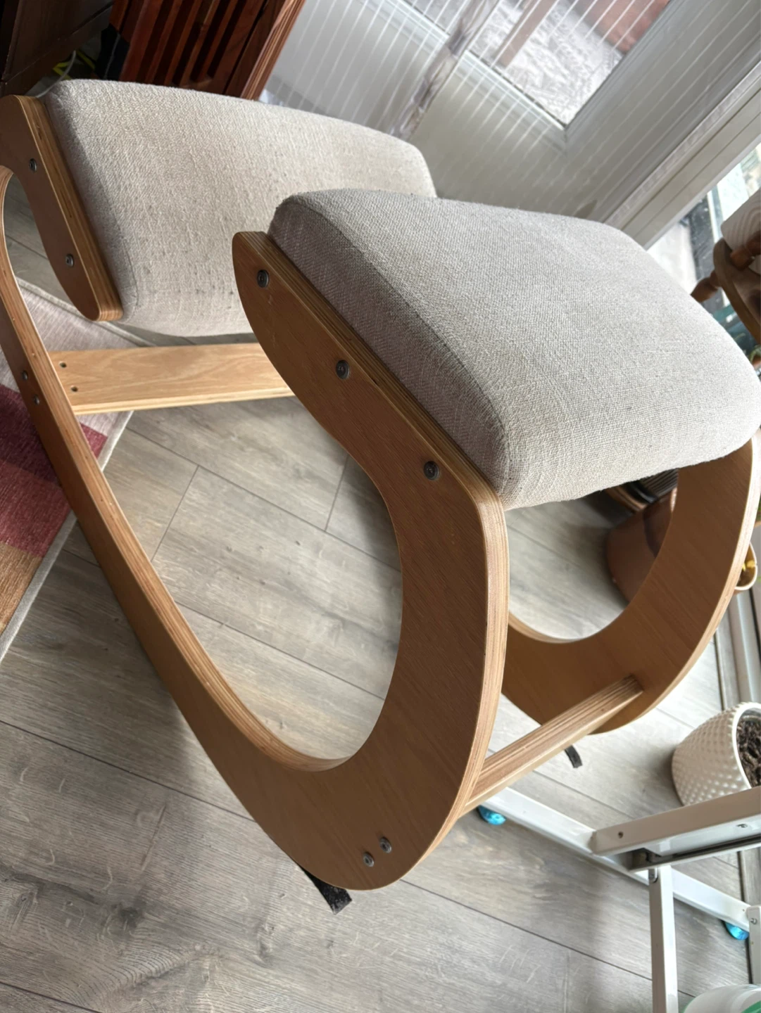 Ergonomic kneeling rocking chair