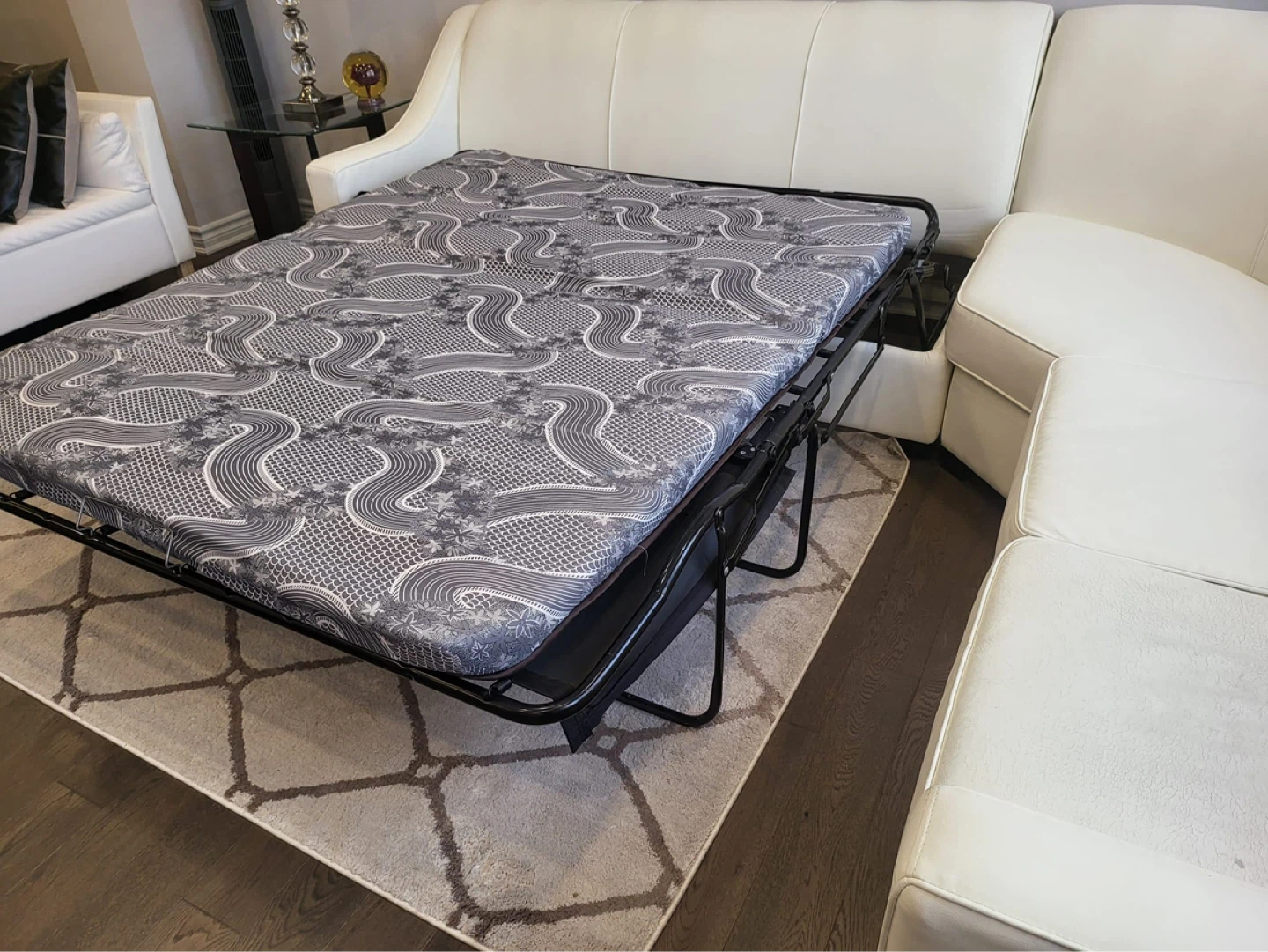White Leather Sectional Sofa with Pull-Out Bed - photo 3