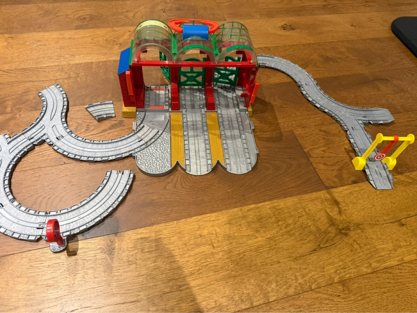 Thomas & Friends Knapford Station Playset with Track Pieces - photo 4