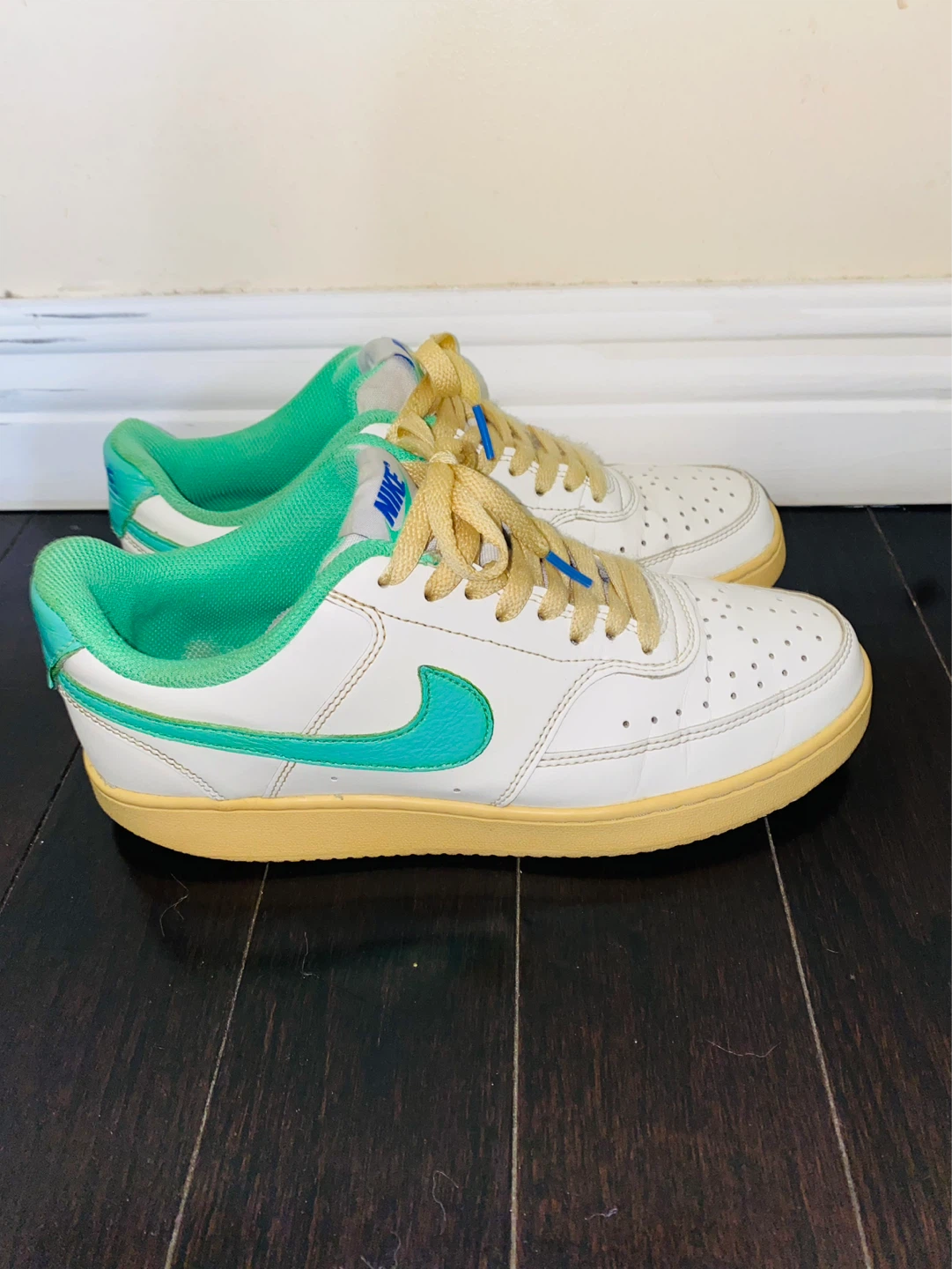 Nike Men's Court Vision Low Sneakers White Green Yellow Size 9 - photo 4