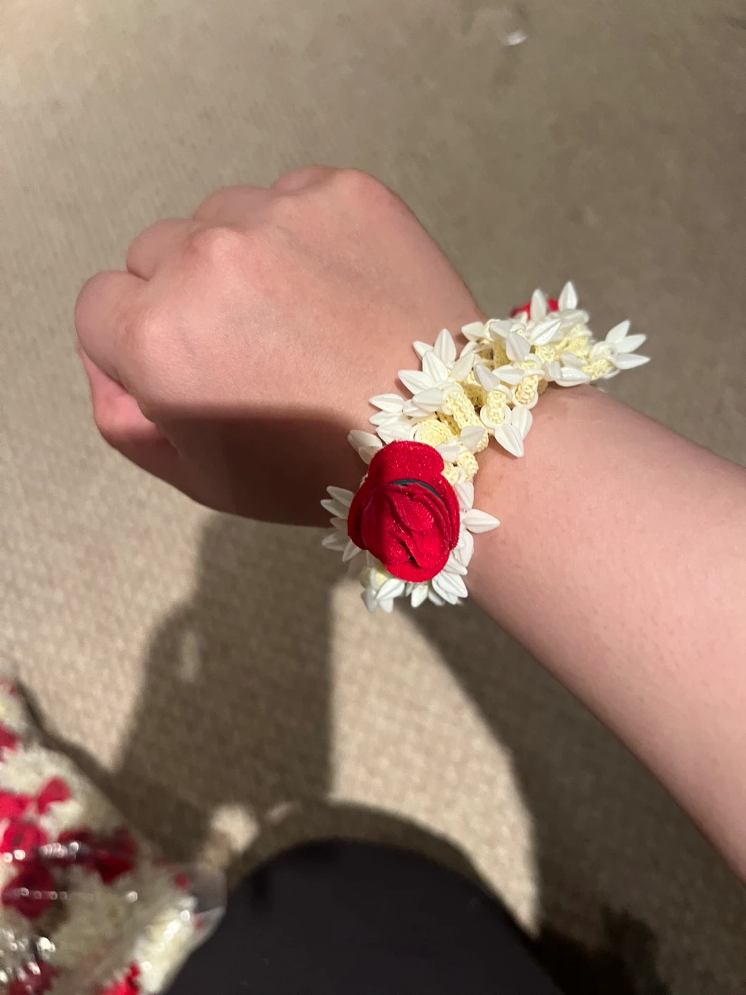 30 Red Gajas (Hand Flower Bracelets) - photo 2