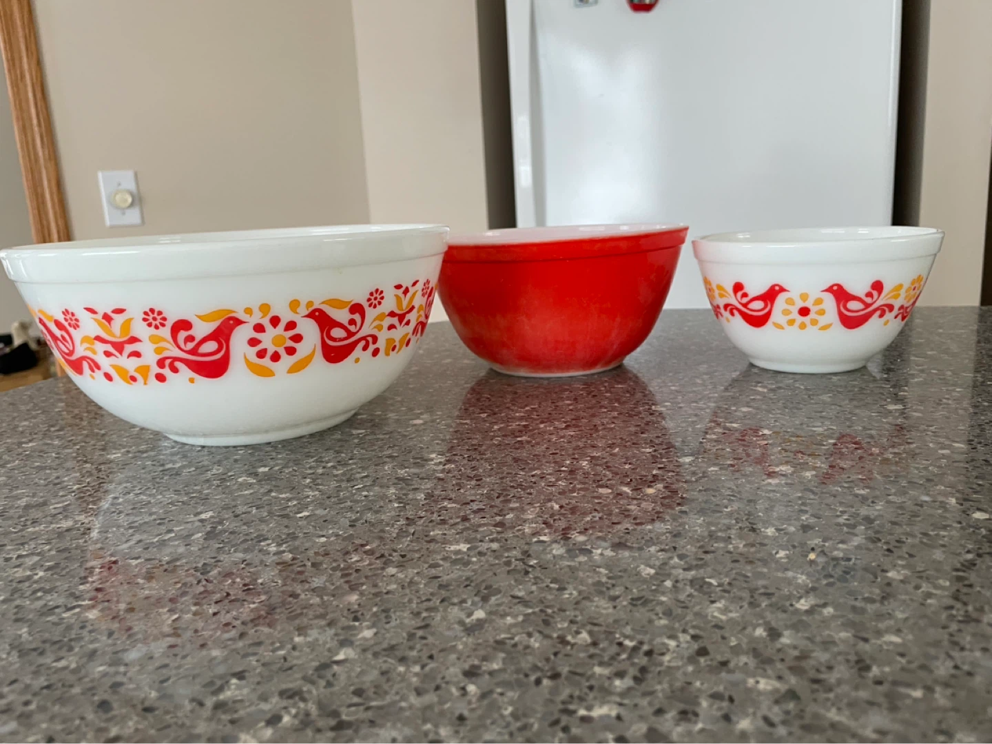 Pyrex Mixing Bowls - Set of 3
