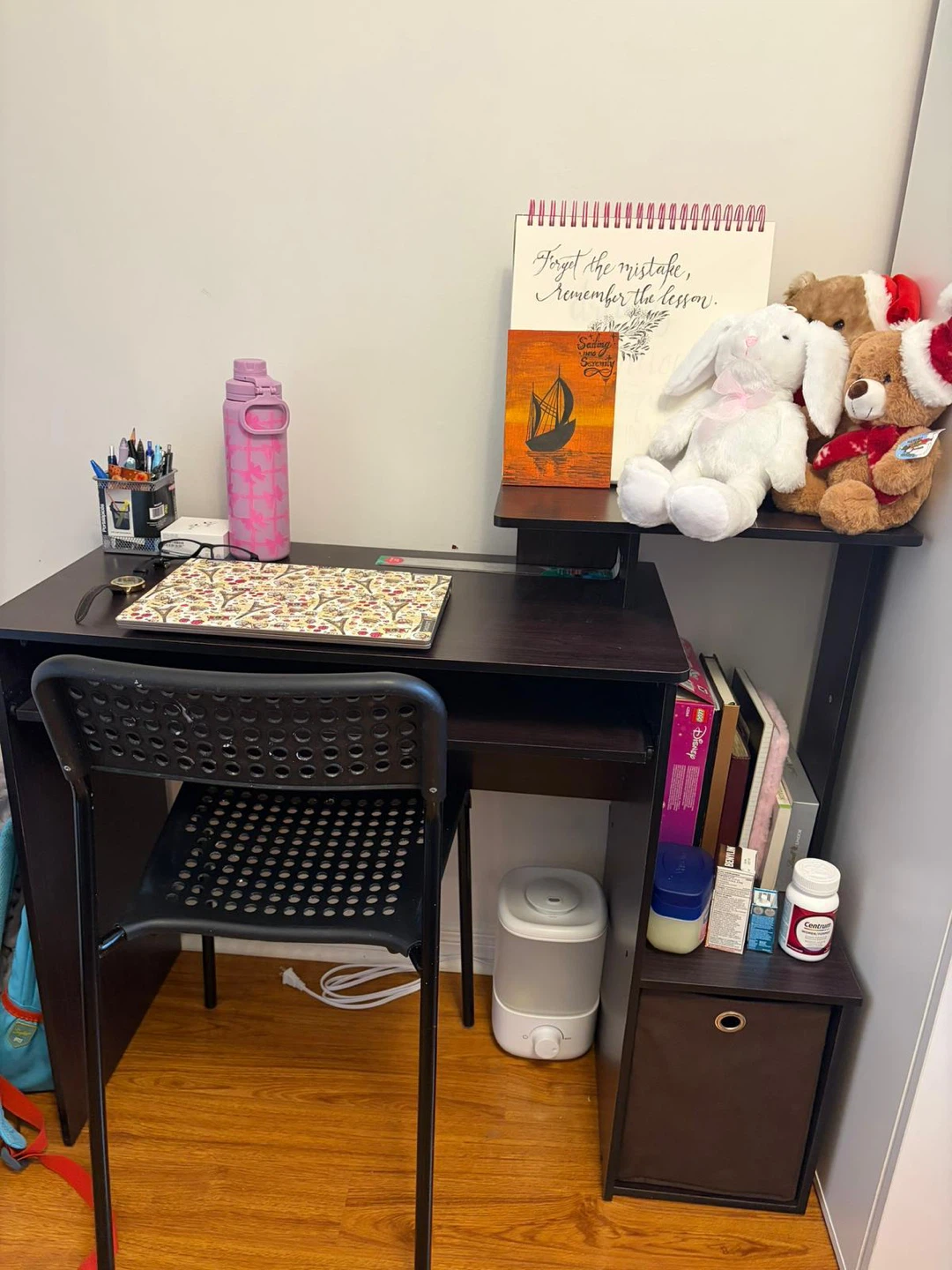 Moving Sale!!! Dark Brown Computer Desk with Hutch - photo 2