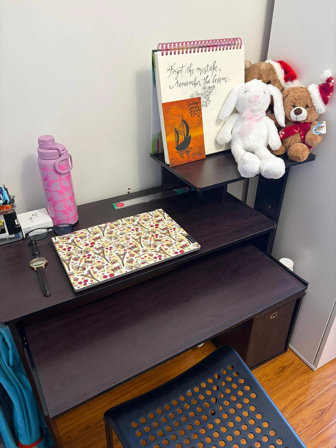 Moving Sale!!! Dark Brown Computer Desk with Hutch - photo 3