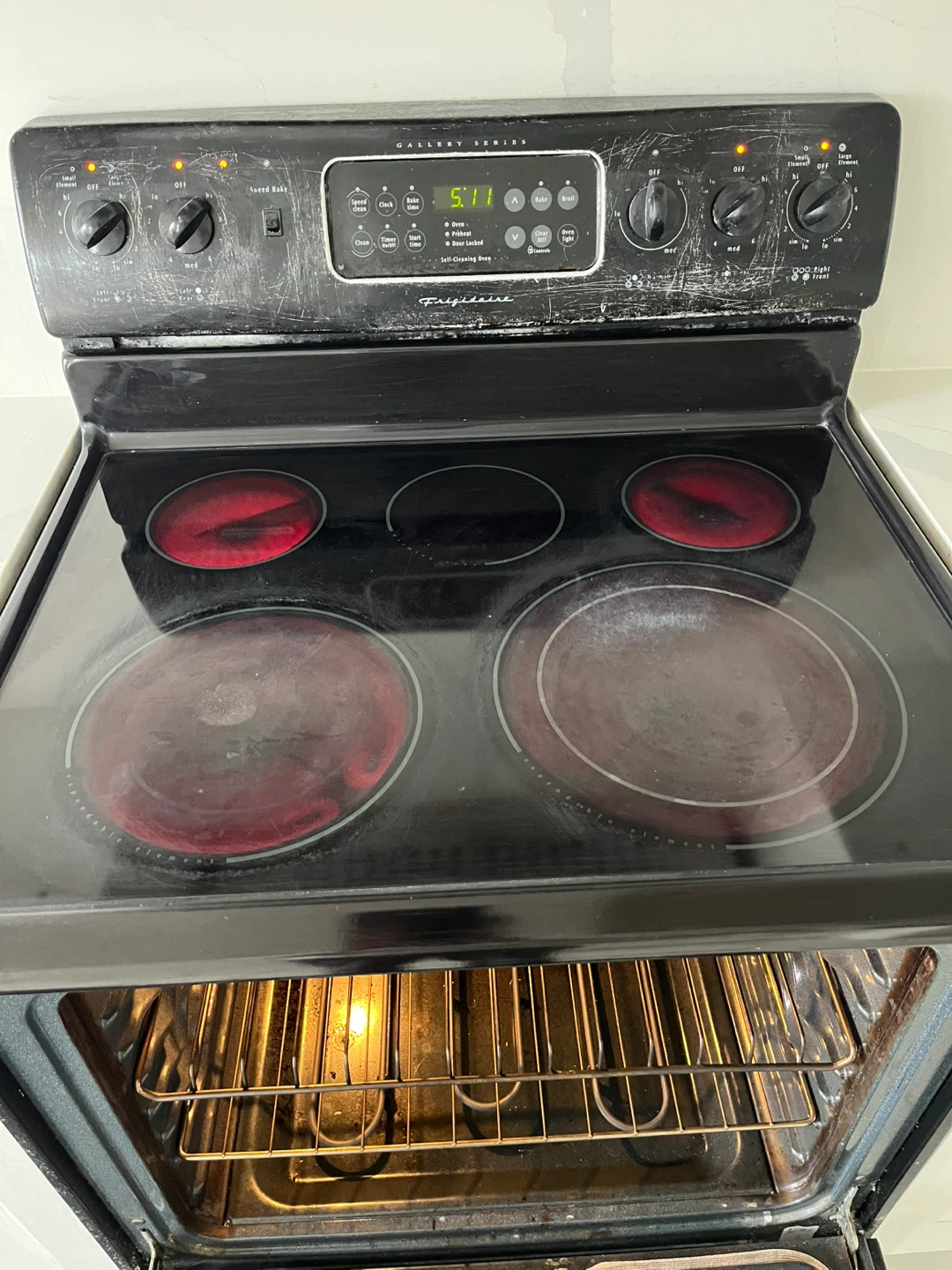 Frigidaire ceramic top stove - photo 4