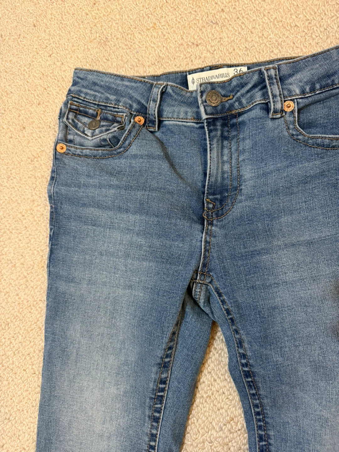 Stradivarius Women's Flare Jeans Size 36 - photo 2
