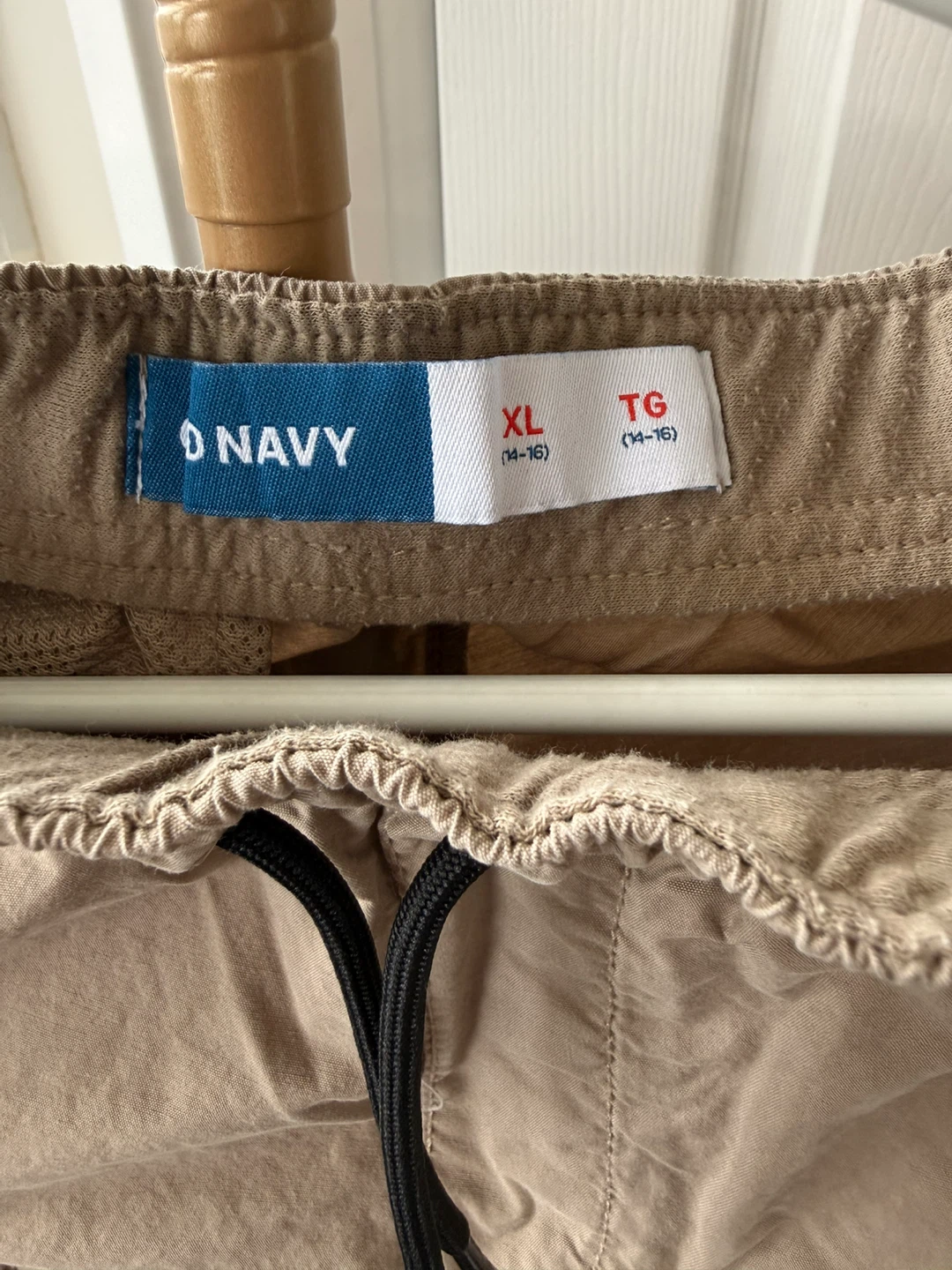 Old Navy Cargo Shorts XL (14-16) - photo 3