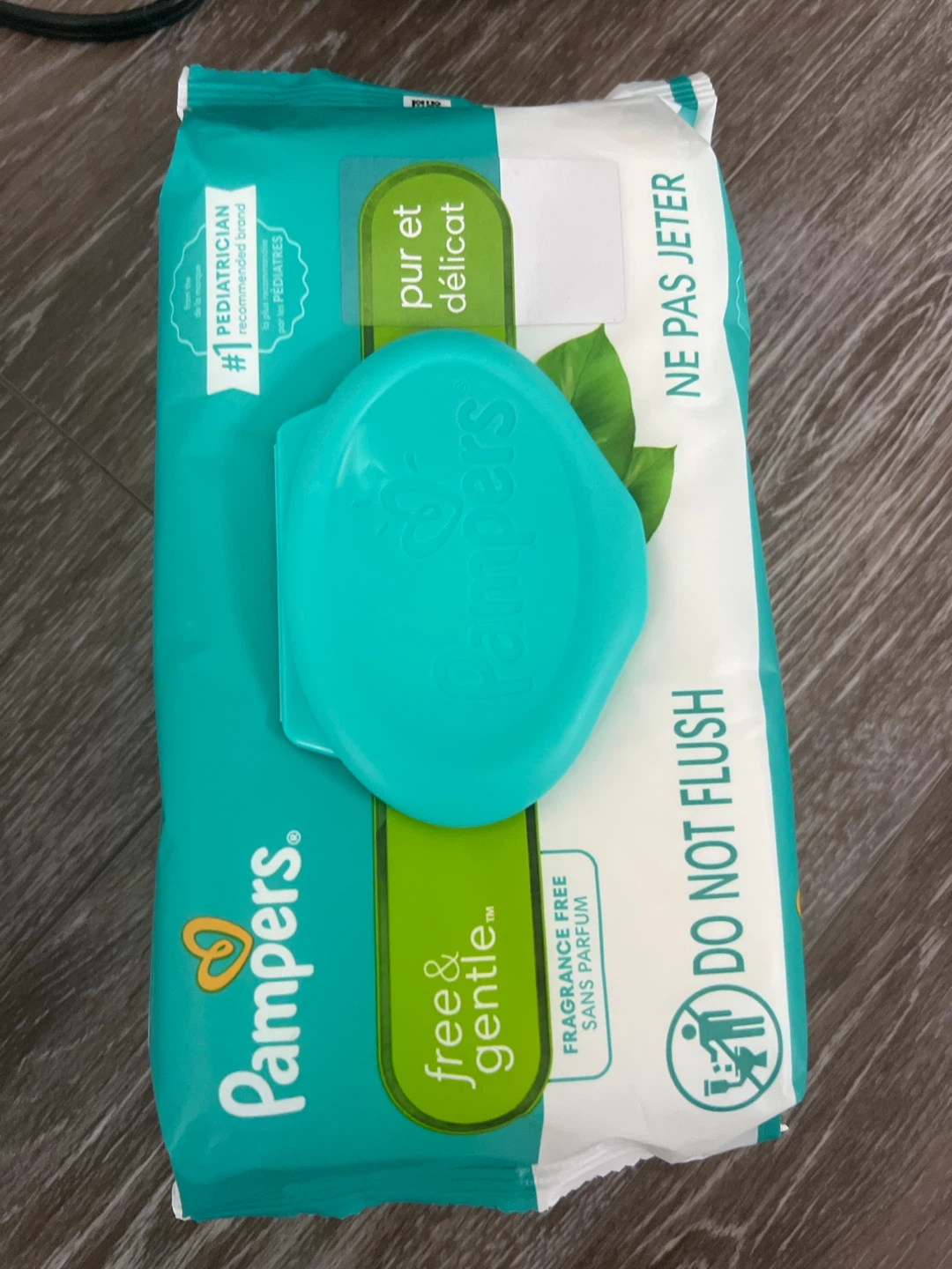 Pampers Diapers - Size N (31 count) and pamper wet paper - photo 2
