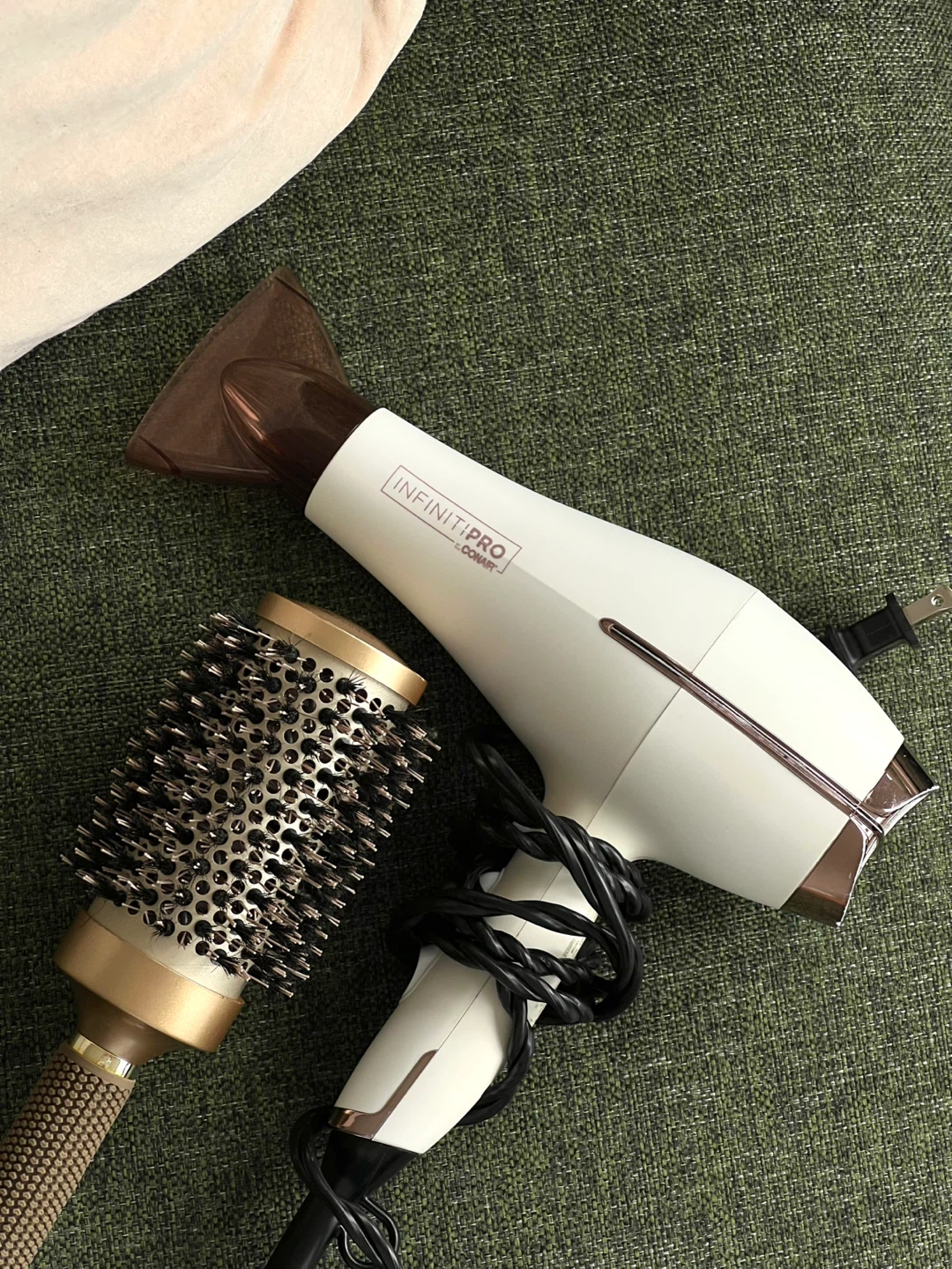 INFINITI PRO by Conair Hair Dryer & Round Brush