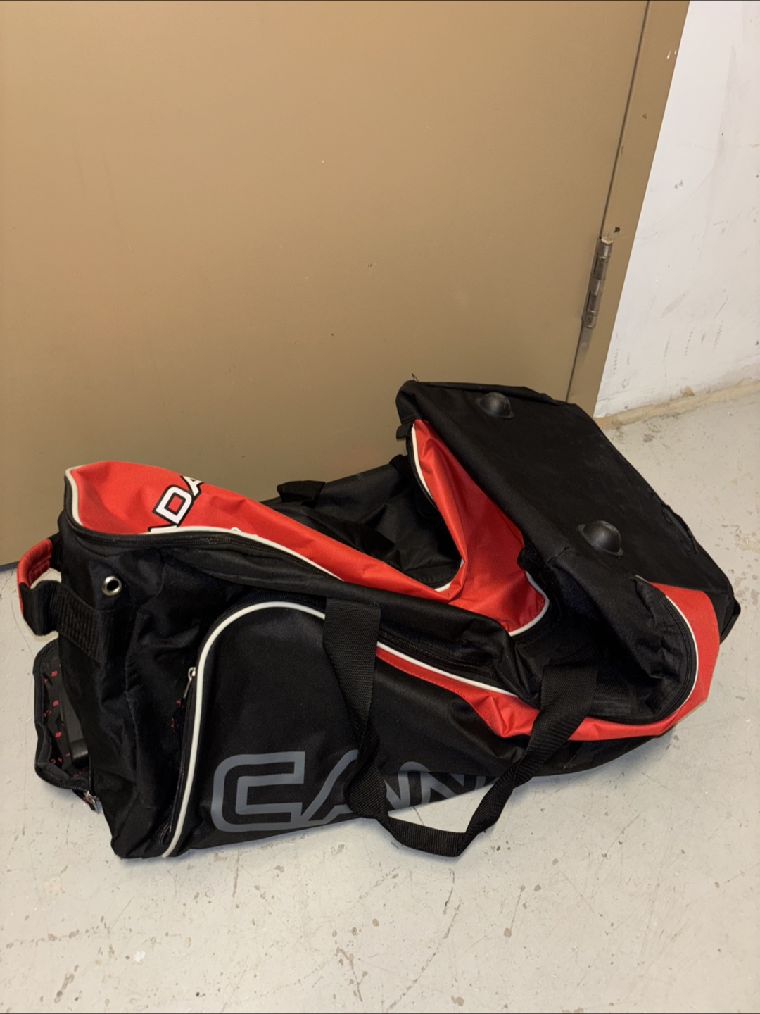 Canada Duffle Bag on Wheels - photo 5