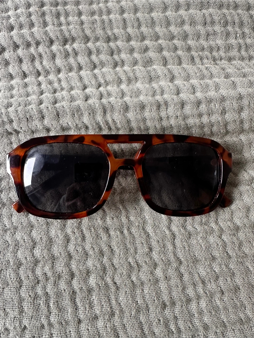 Retro aviator sunglasses