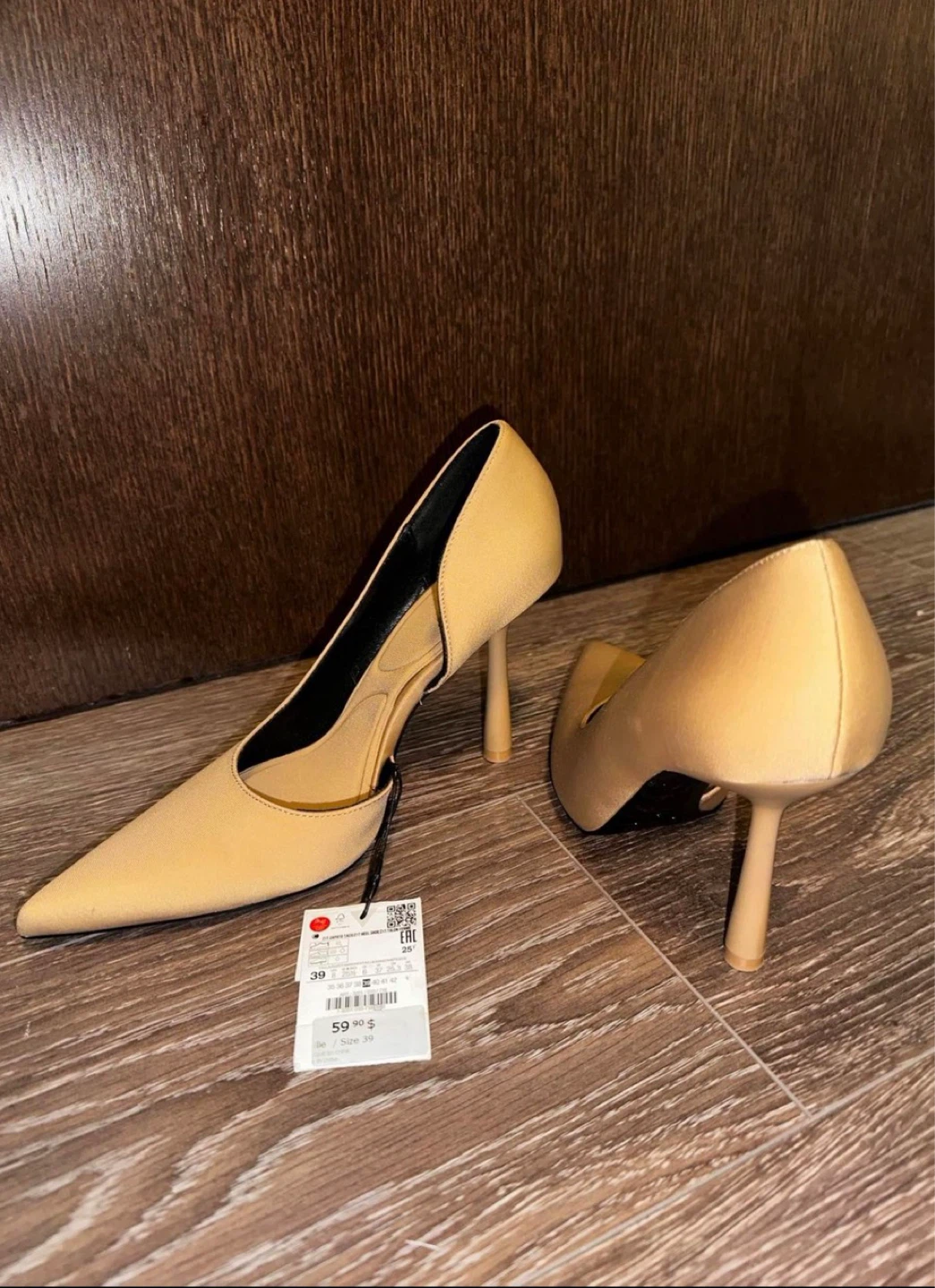 New with tags Zara Tan Suede Pointed Toe Heels - Size 39