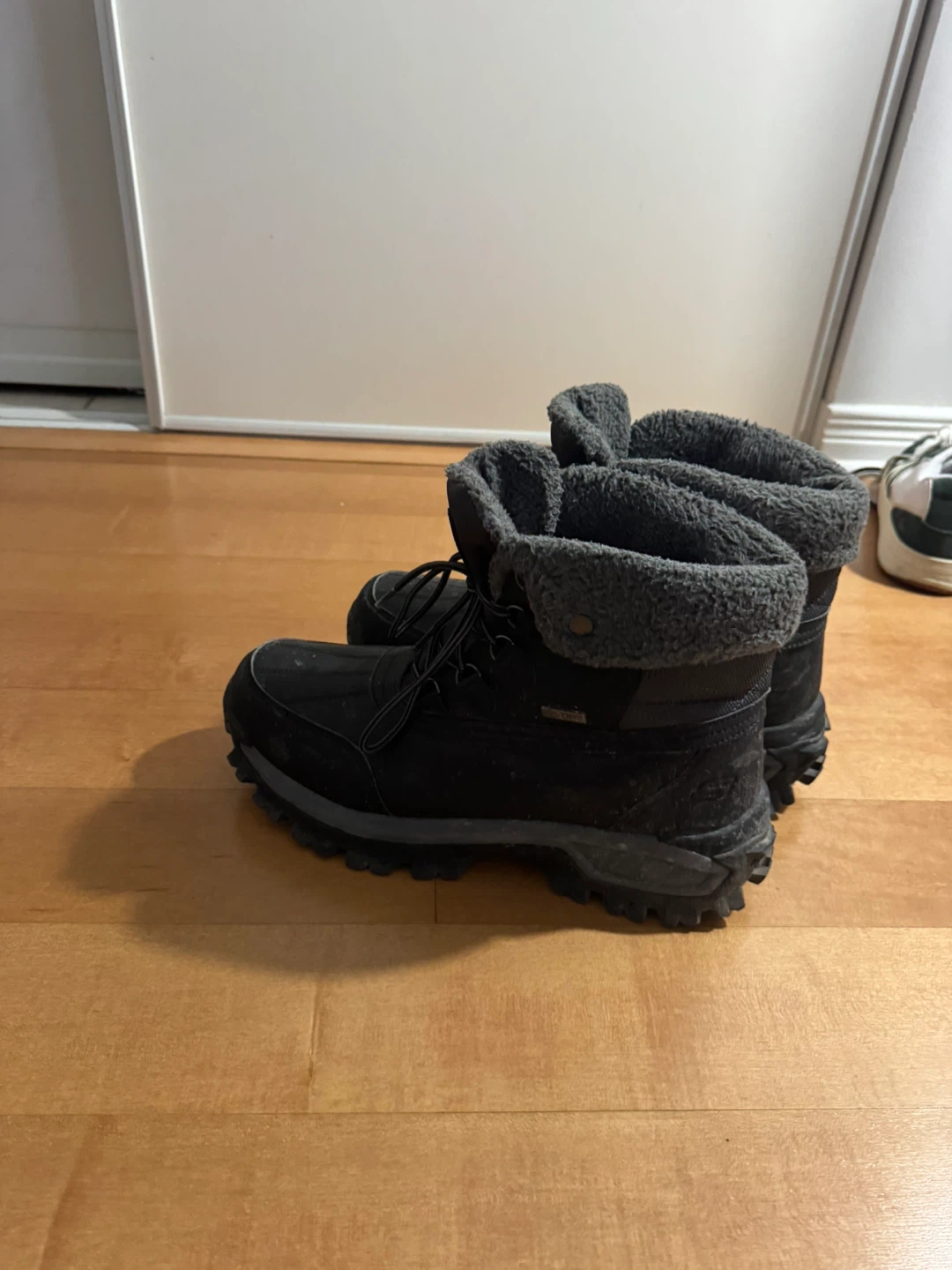Men’s boots size 13