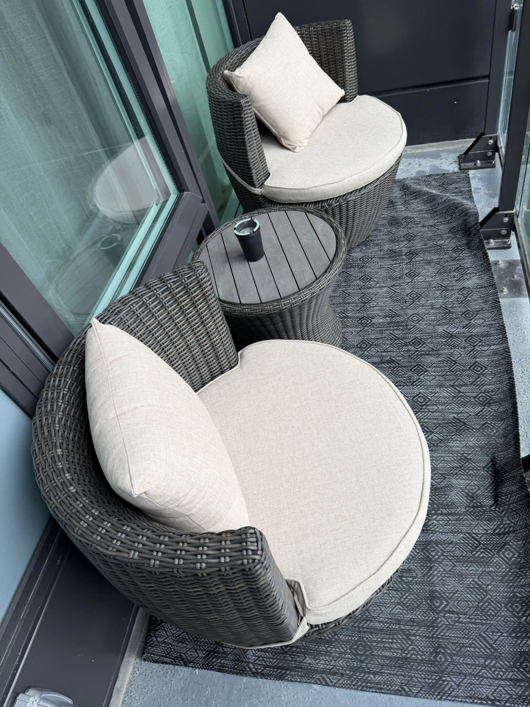 Wicker patio set with two chairs and side table - photo 2