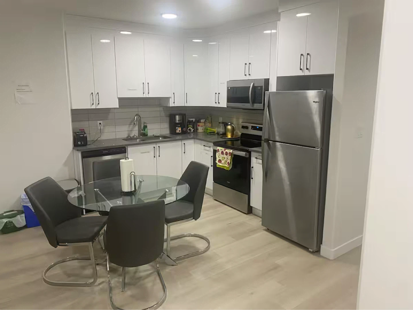 Two bedrooms basement - photo 2