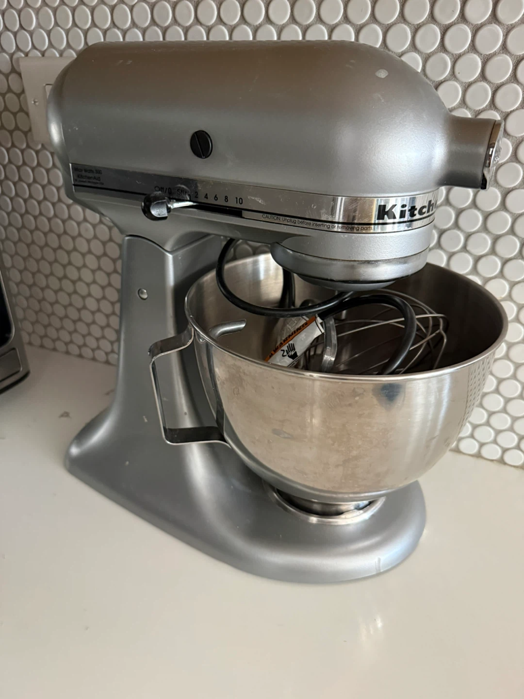 KitchenAid Deluxe 4.5 QT Stand Mixer with 10 attachments