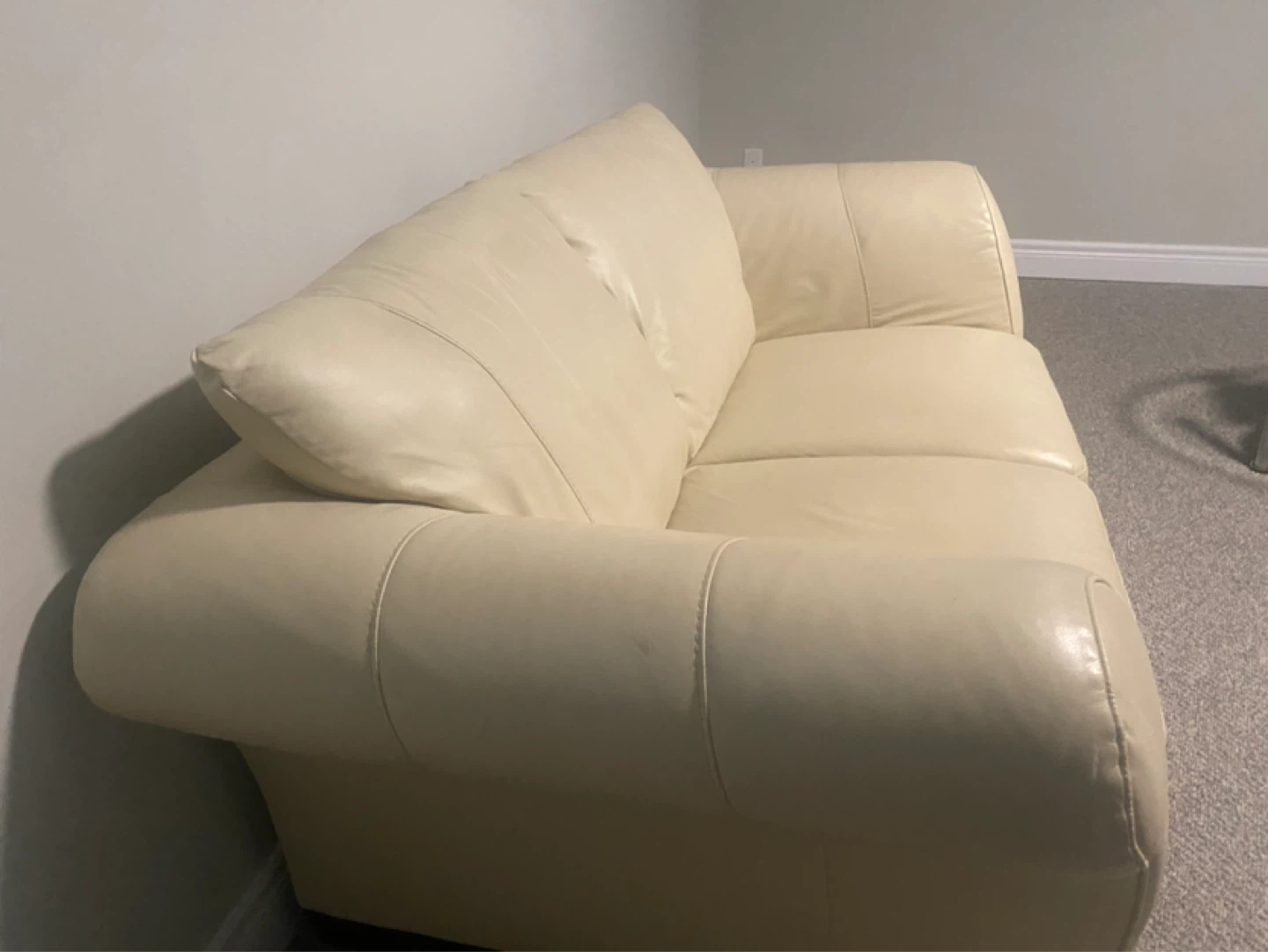Cream Leather Loveseat Sofa - photo 4