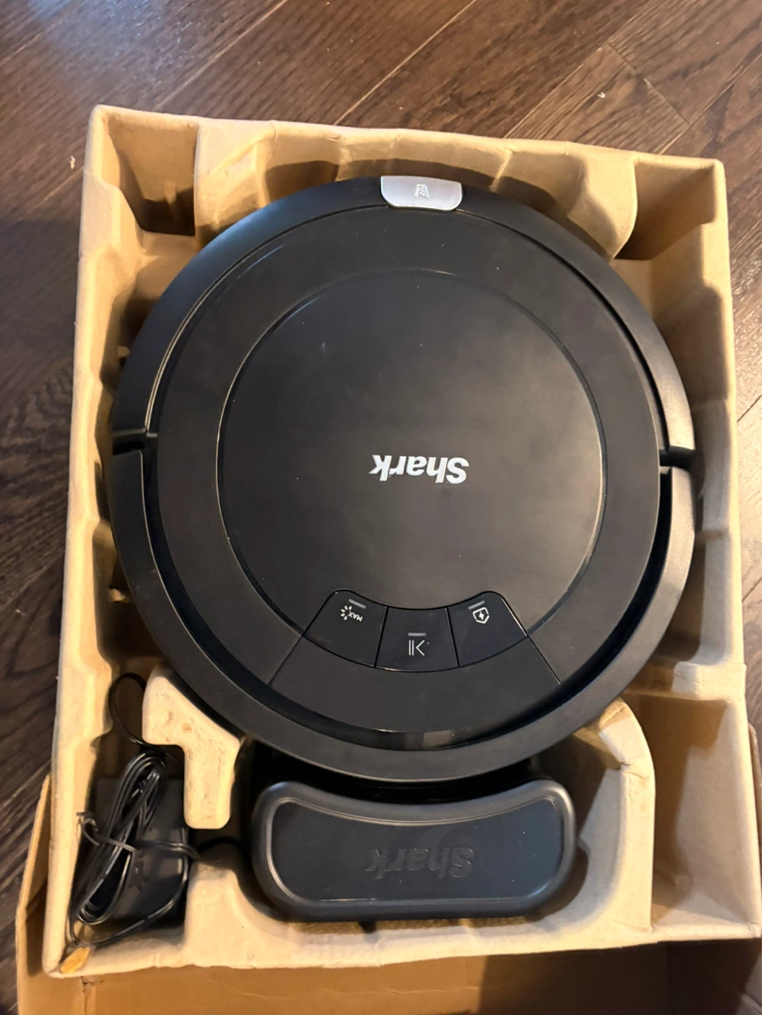 Shark ION ROBOT Vacuum - photo 2