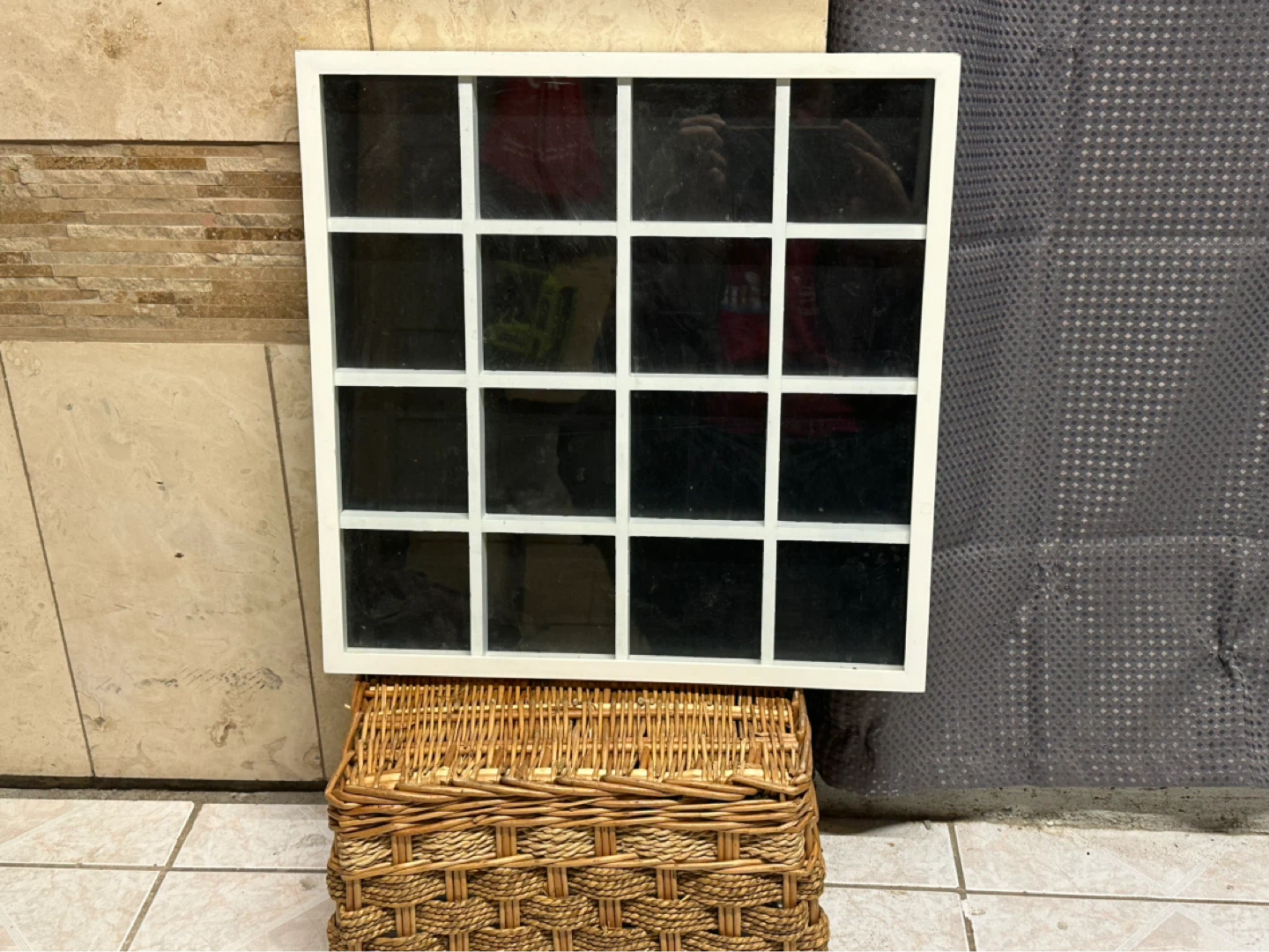 Umbra Multi-Photo Frame 17x17