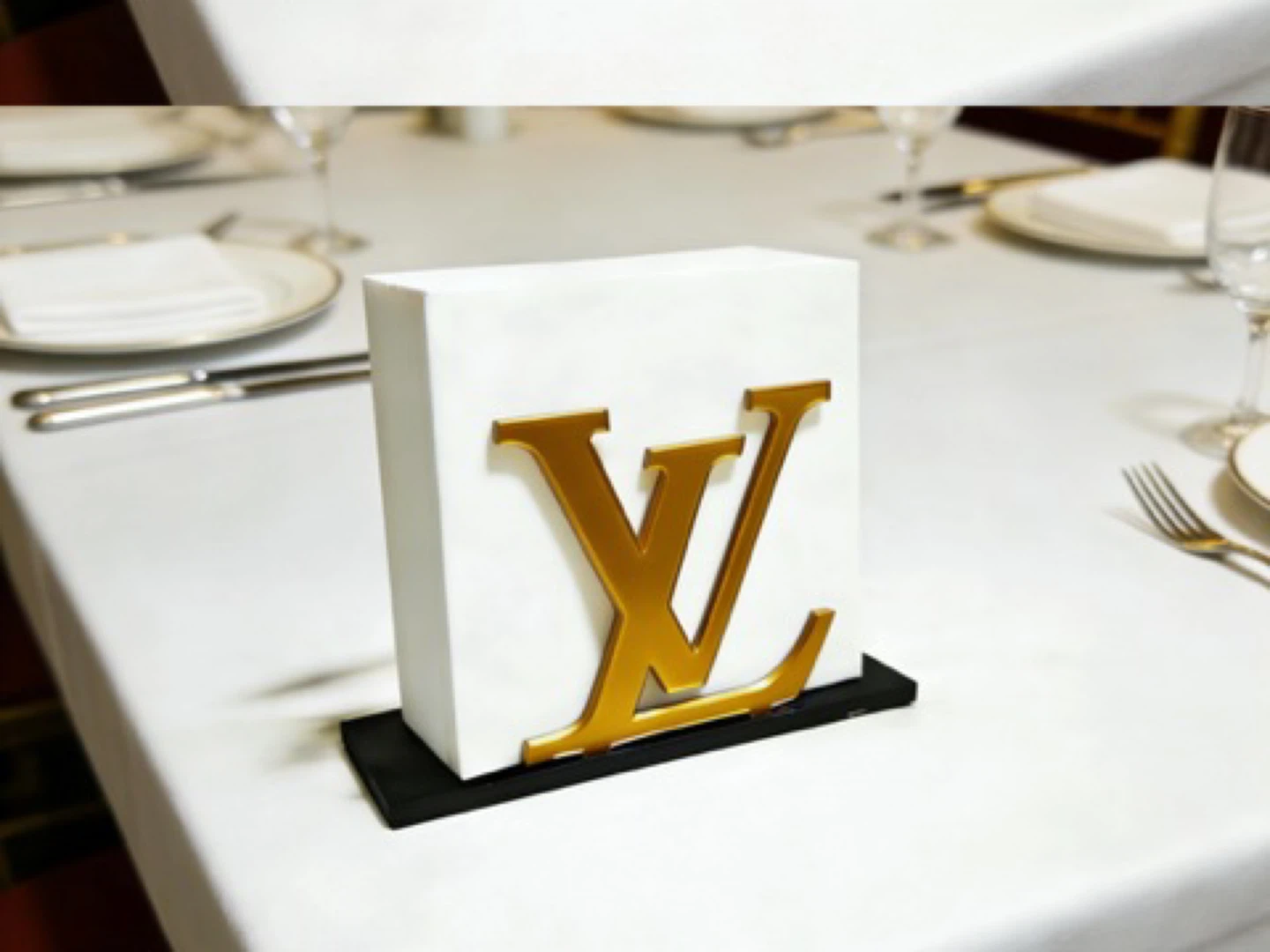 Custom color napkin stand