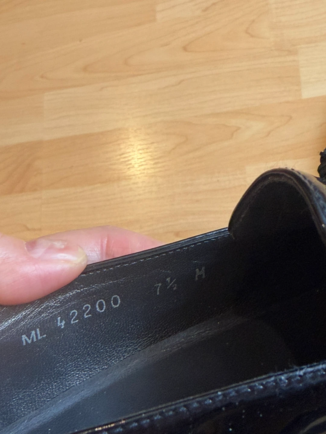 Stuart Weitzman Black Patent Loafers with Tassel - Size 7.5 - photo 5