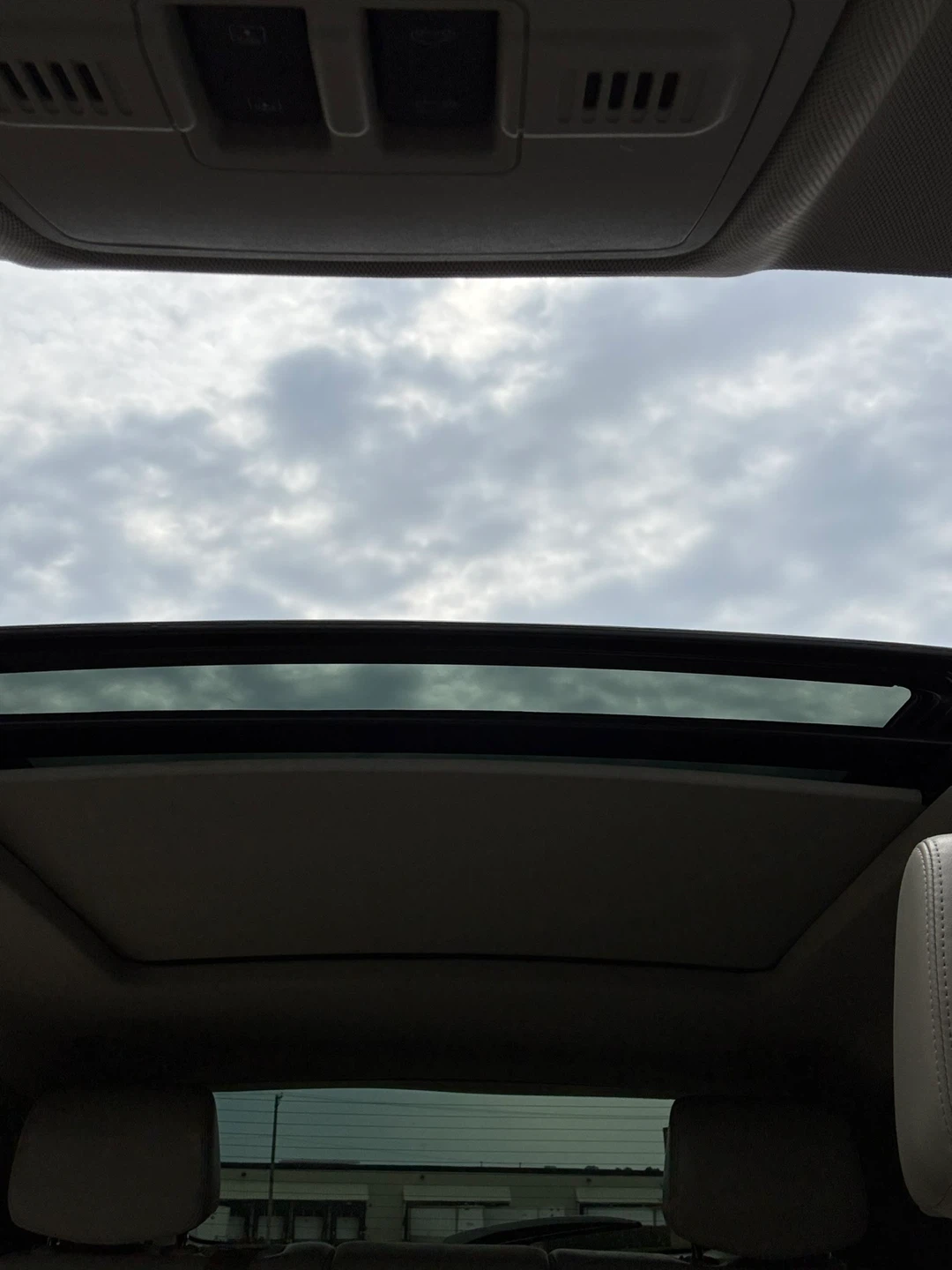 Cadillac SRX Interior 2011 - photo 2
