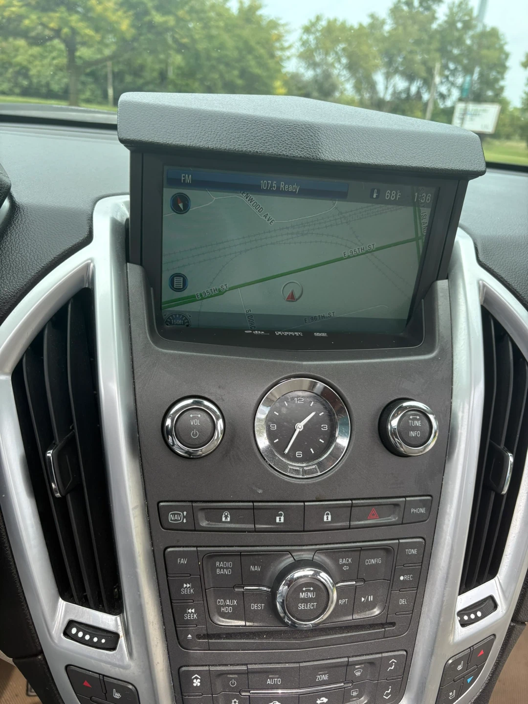 Cadillac SRX Interior 2011 - photo 3