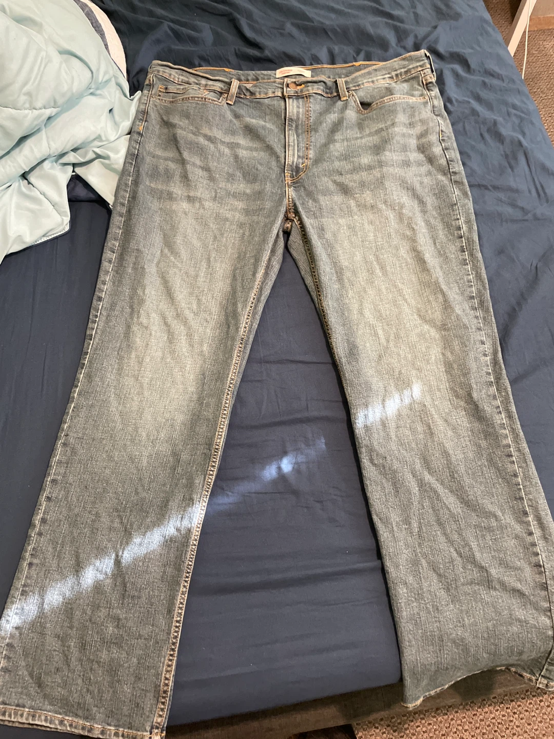 levi’s straight fit jeans