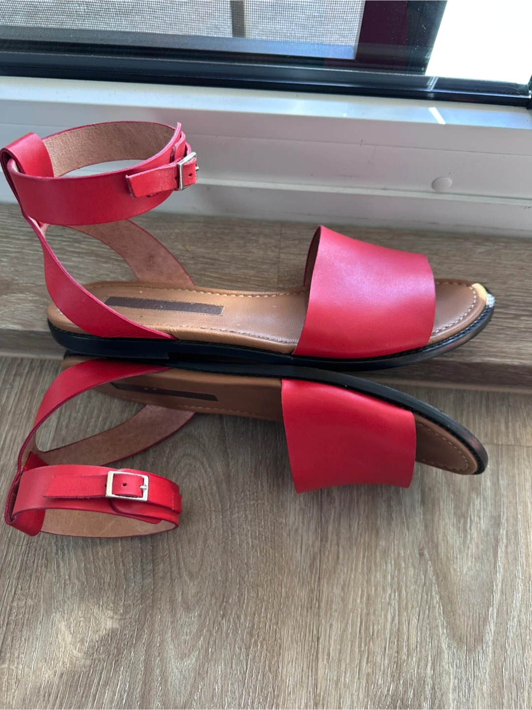 Modern Vintage Red Leather Ankle Strap Sandals - photo 4