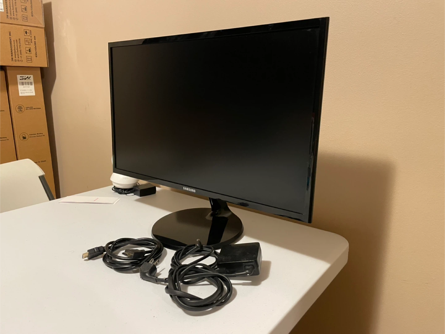 Samsung 24” Full HD Monitor (S24F354FHN) – Slim & Clean Setup