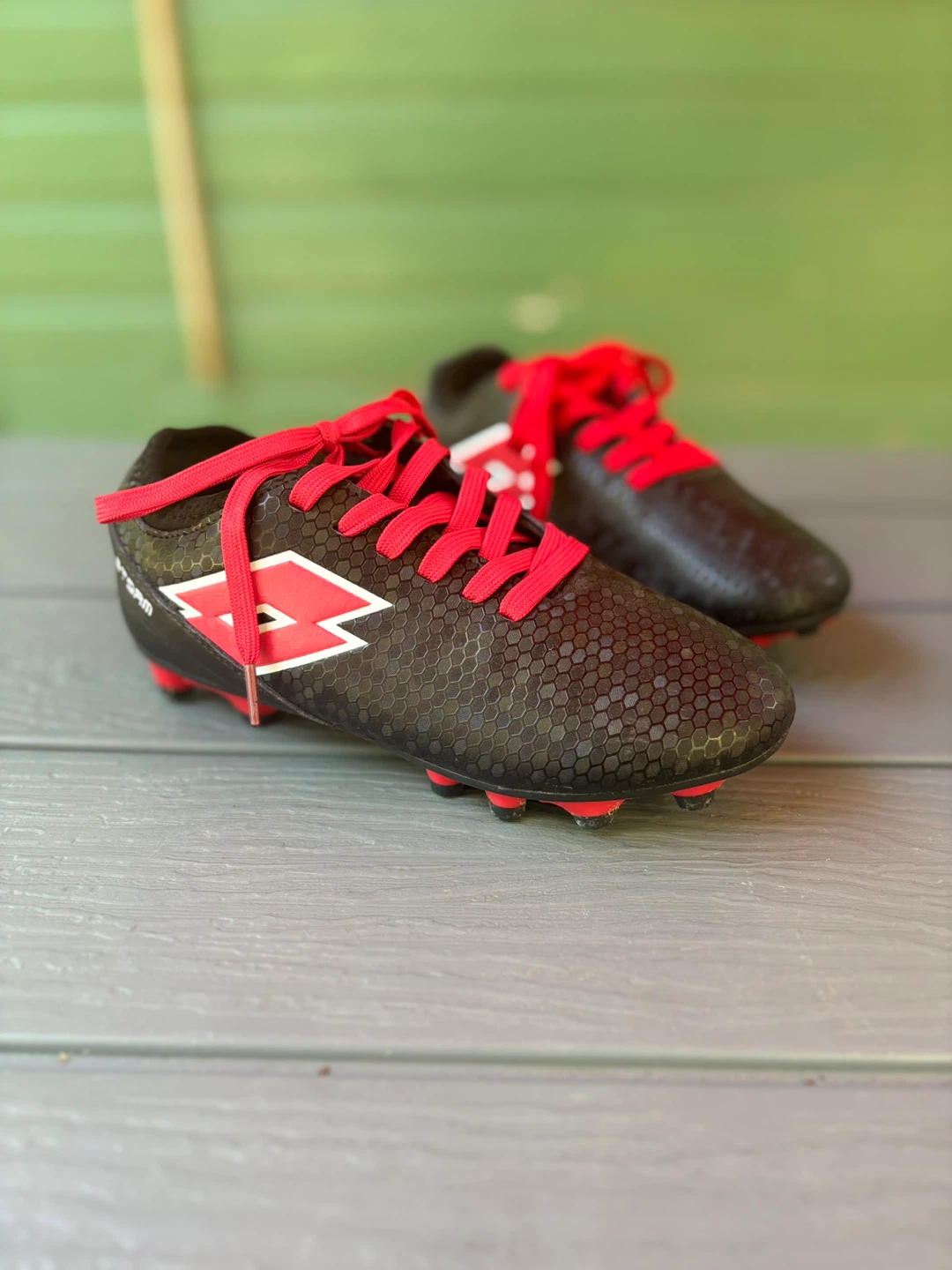 Like new !!! Size 5 Soccer Cleats / shoes - Youth