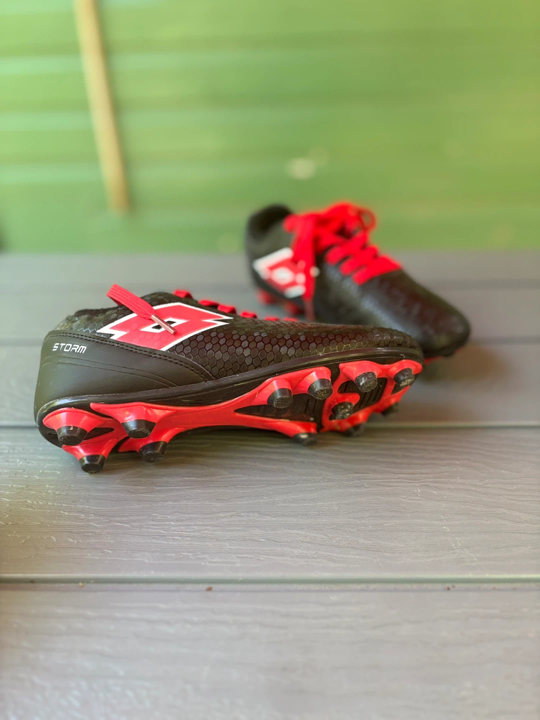 Like new !!! Size 1 Soccer Cleats / shoes - Youth - photo 2