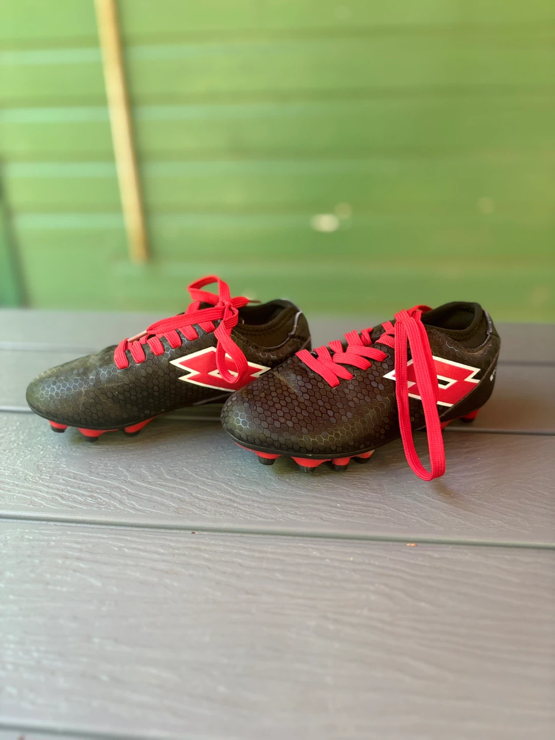 Like new !!! Size 1 Soccer Cleats / shoes - Youth
