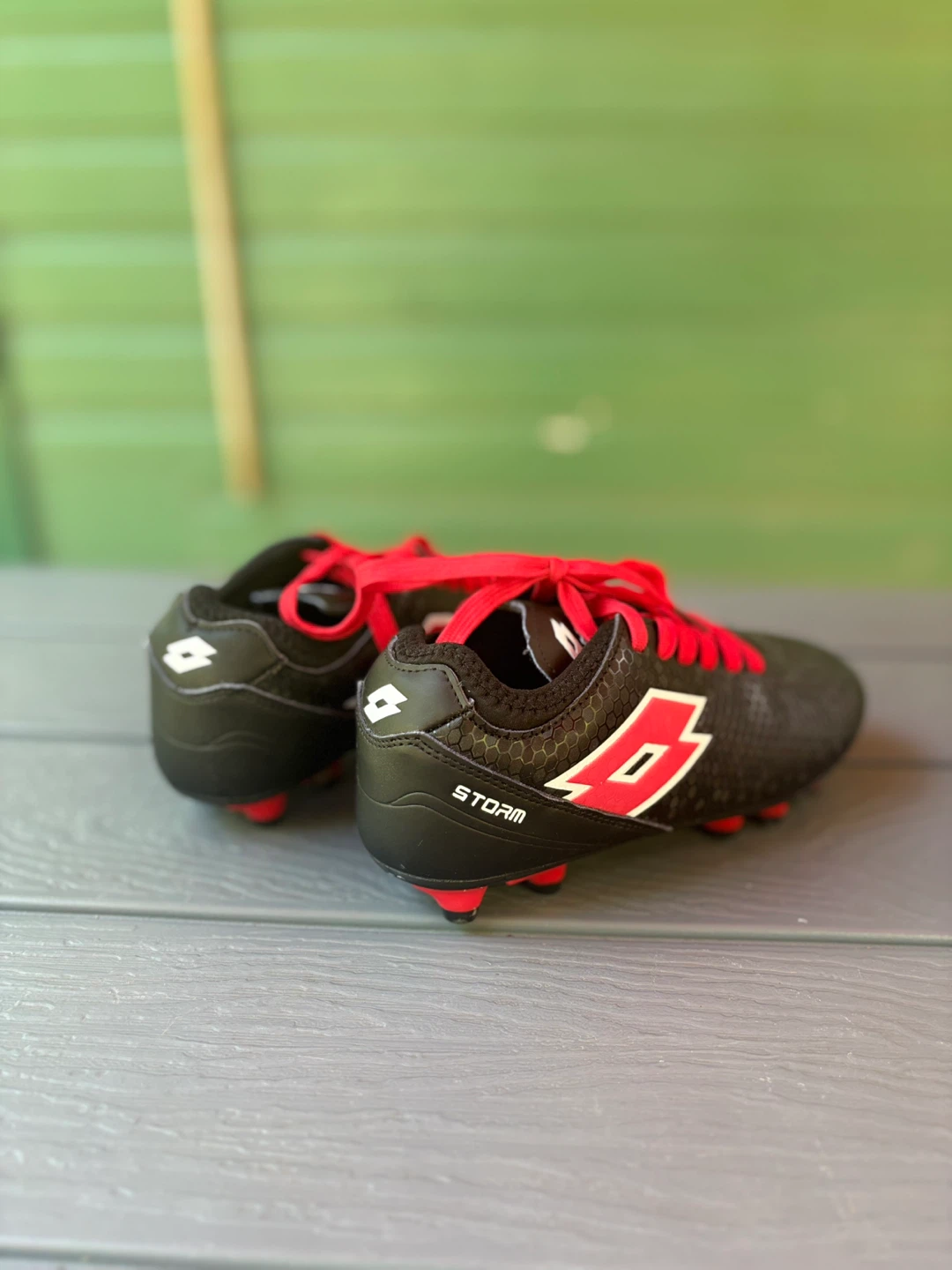 Like new !!! Size 1 Soccer Cleats / shoes - Youth - photo 3