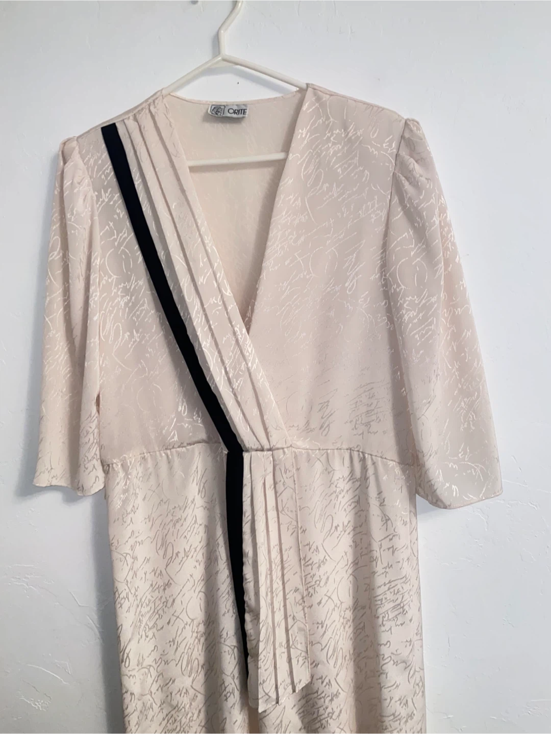 ORITE Beige Script Pattern Dress with Black Trim - photo 4