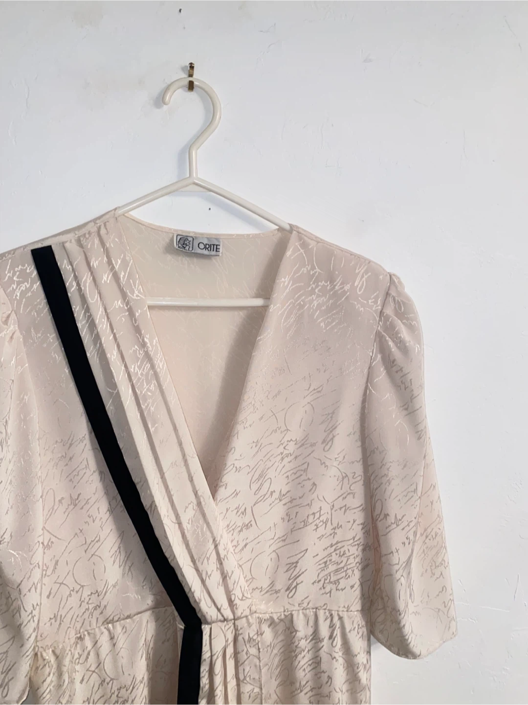 ORITE Beige Script Pattern Dress with Black Trim - photo 2