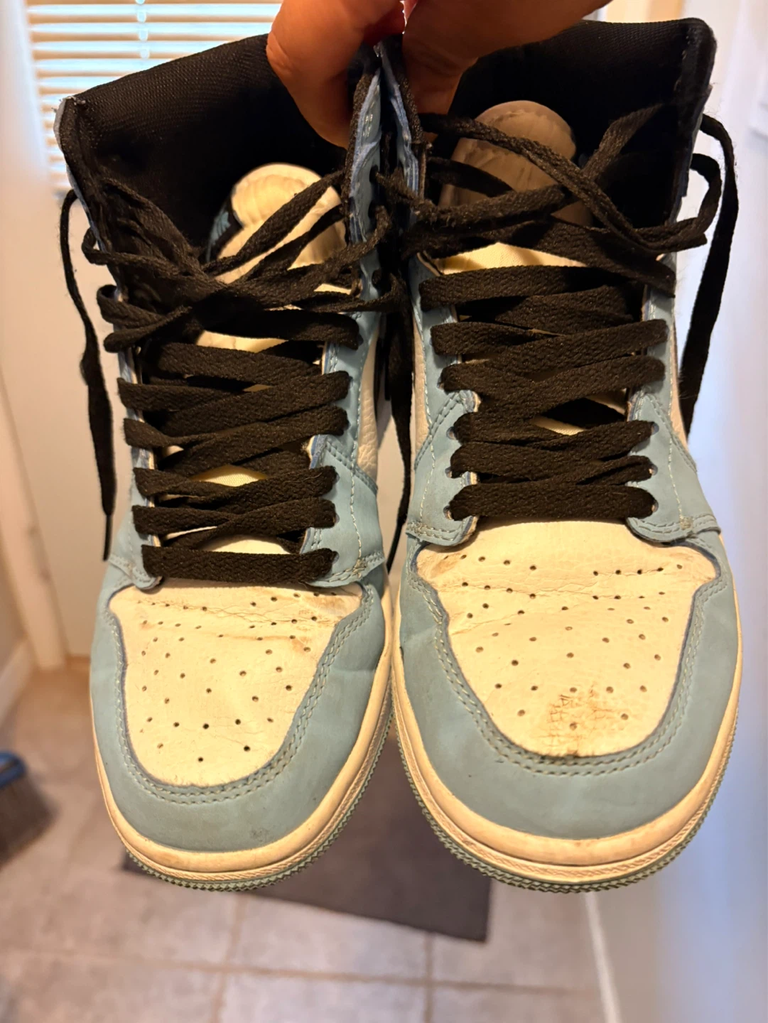 Women’s Air Jordan 1 High OG "University Blue" Sneakers - photo 2
