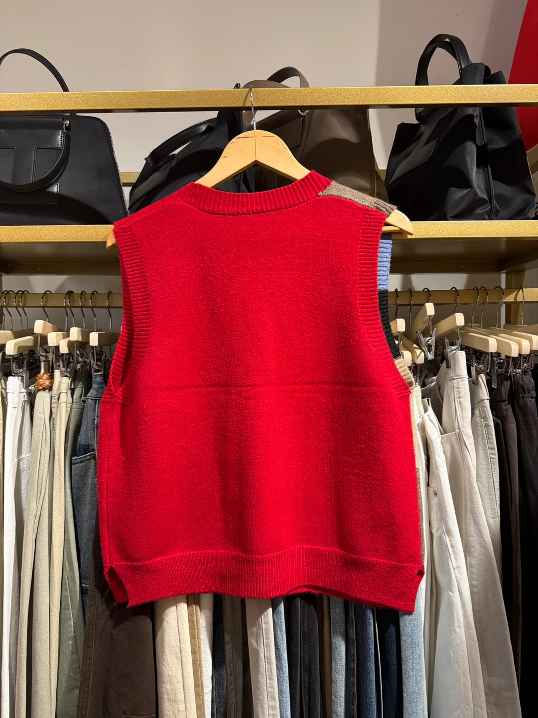 Woman’s Red Knit Vest - photo 5
