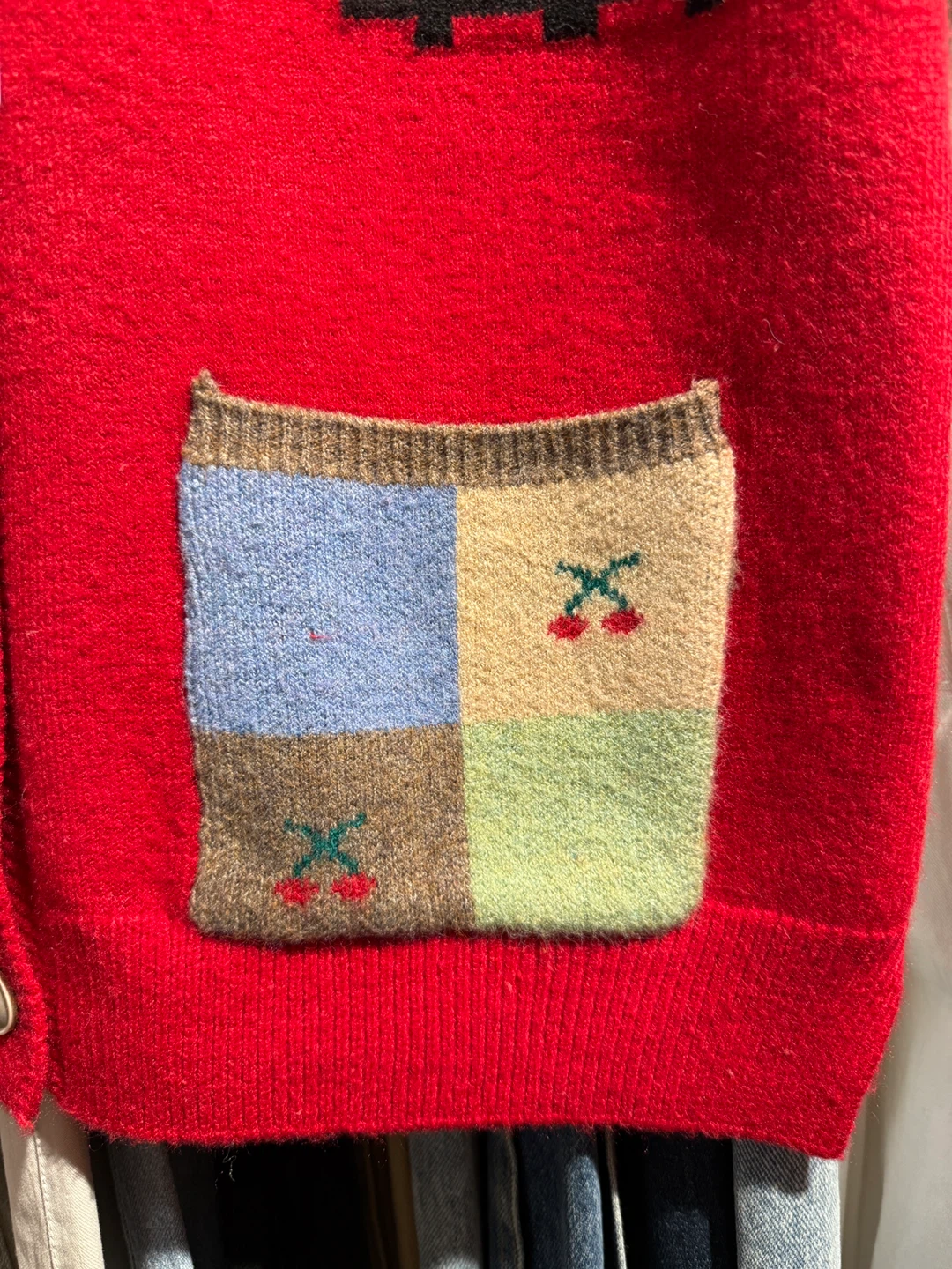 Woman’s Red Knit Vest - photo 3