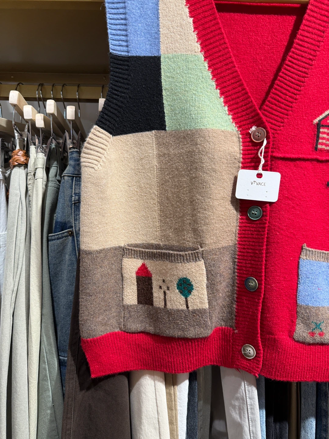 Woman’s Red Knit Vest - photo 4
