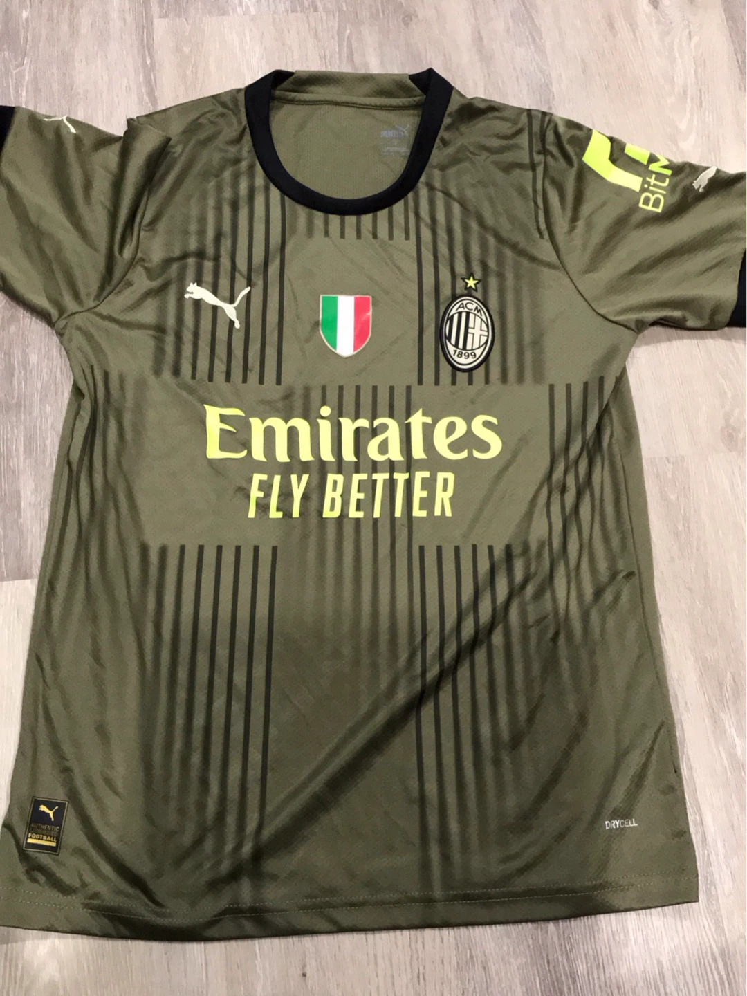 AC Milan 2021-22 Away Jersey