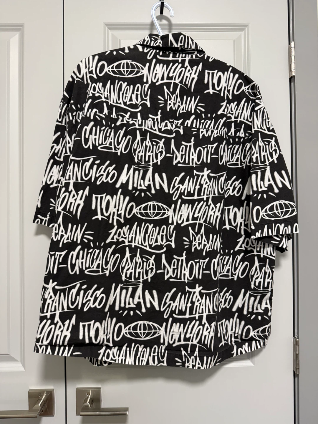 H&M Men's Graphic Print Short Sleeve Shirt - photo 2